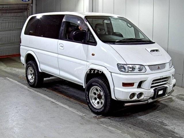 1999 Mitsubishi Delica Spacegear PD8W
