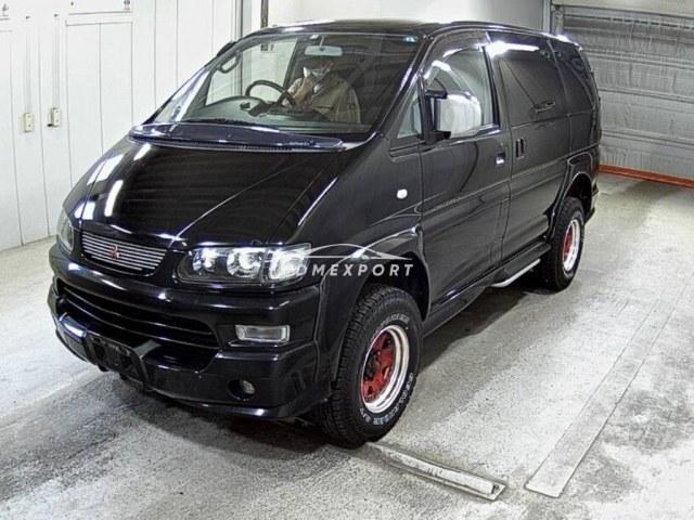 Mitsubishi Delica Spacegear 2001