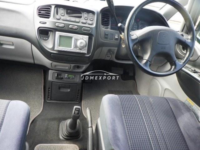 Mitsubishi Delica Spacegear 2001 thumbnail 3