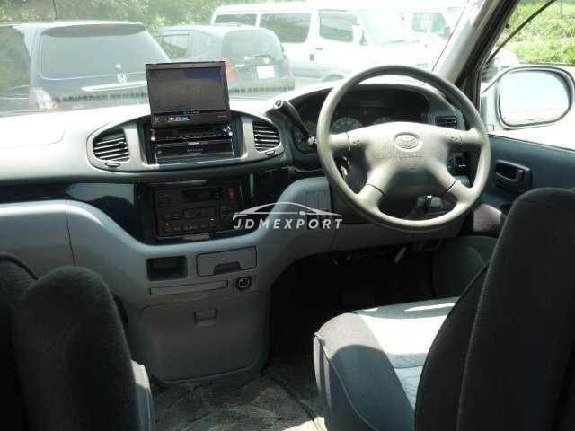 Toyota Hiace Regius 1999 thumbnail 3