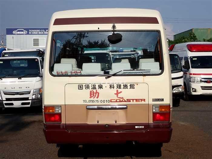 Toyota Coaster 1986 thumbnail 4