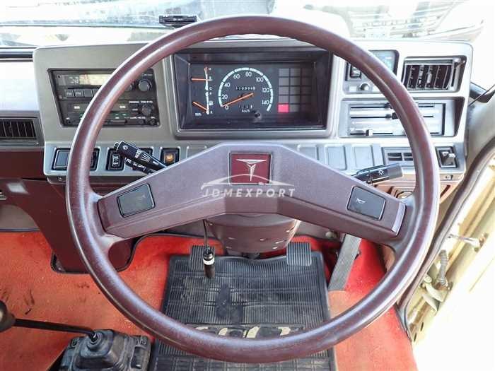 Toyota Coaster 1986 thumbnail 21