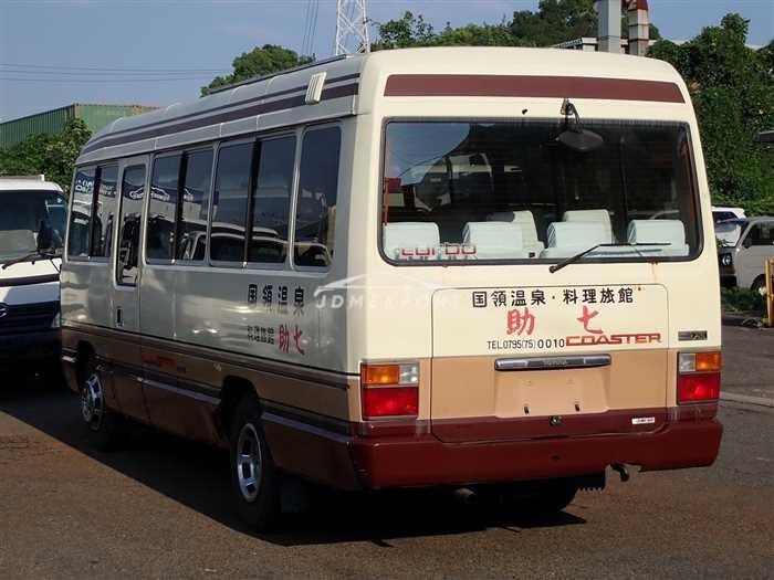 Toyota Coaster 1986 thumbnail 3