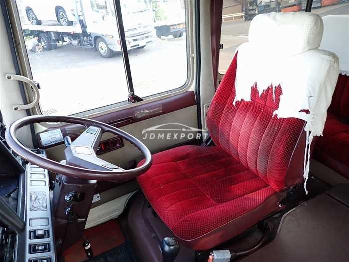Toyota Coaster 1986 thumbnail 13