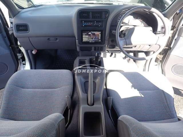 Nissan Serena 1997 thumbnail 3