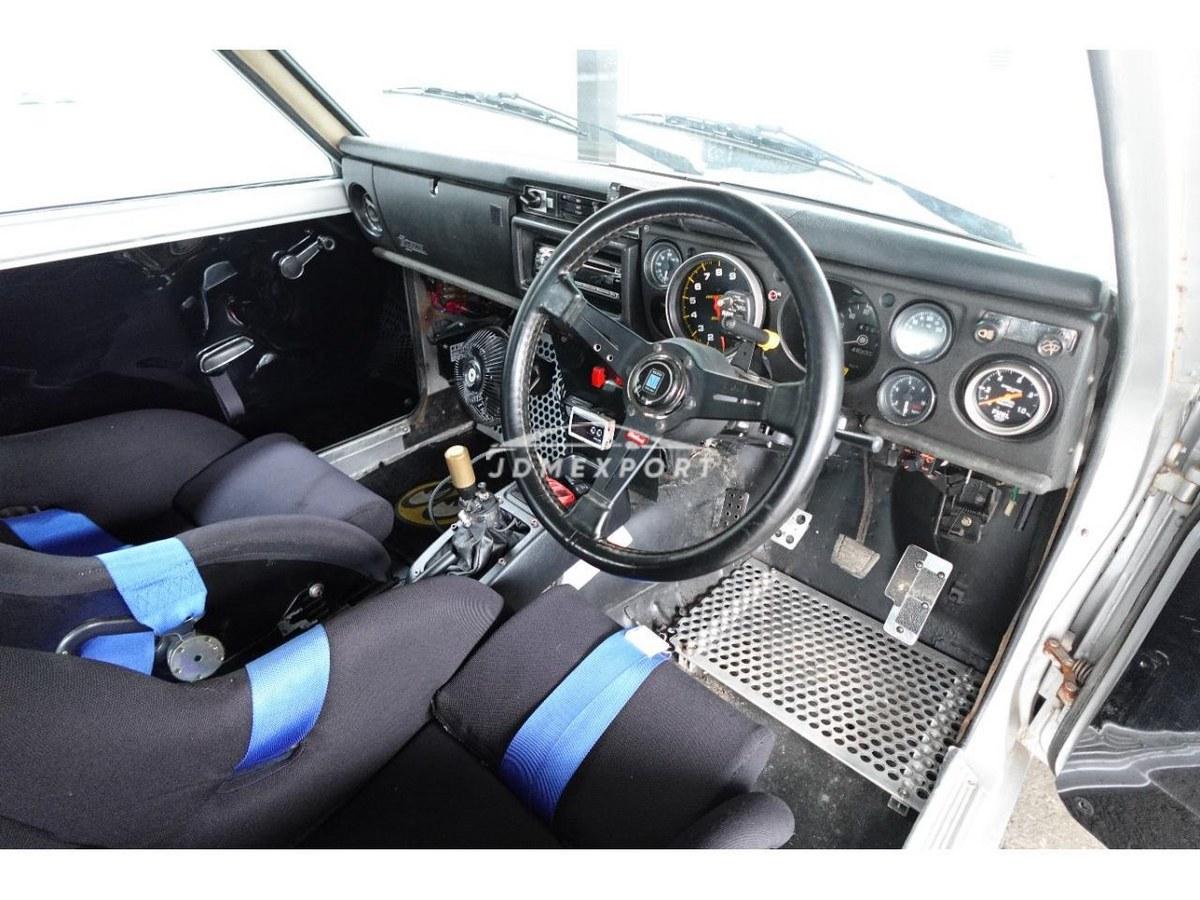 Nissan Bluebird 1970 thumbnail 15