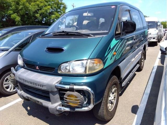 Mitsubishi Delica Spacegear 1996 photo 1