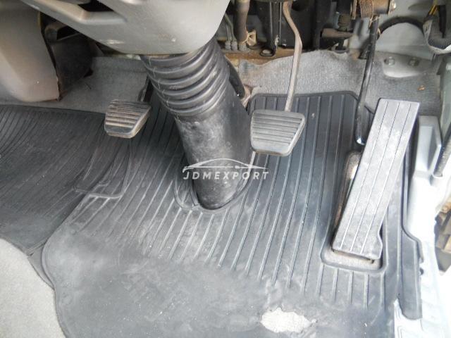 Mitsubishi Fuso Canter Guts 2001 thumbnail 16
