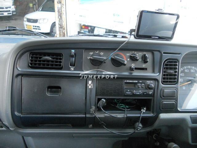 Mitsubishi Fuso Canter Guts 2001 thumbnail 11