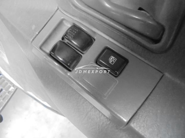 Mitsubishi Fuso Canter 2001 thumbnail 12