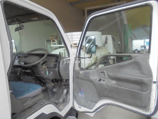 Mitsubishi Fuso Canter 2001 thumbnail 11