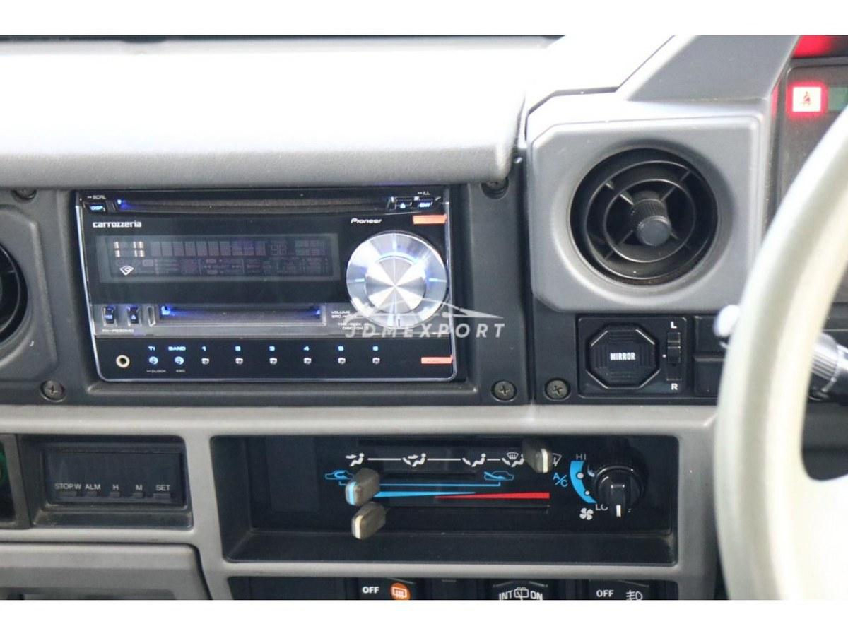 Toyota Land Cruiser Prado 1993 thumbnail 66