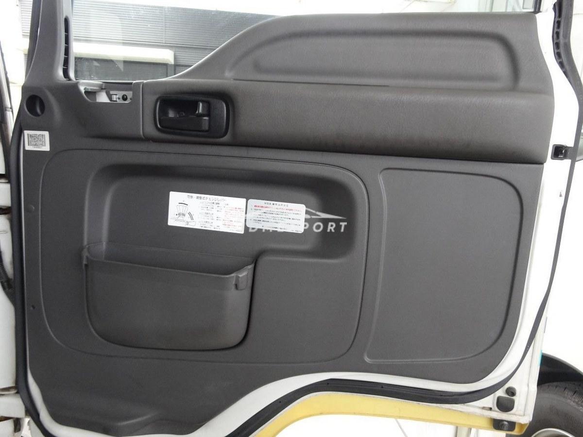 Isuzu Forward 2002 thumbnail 36