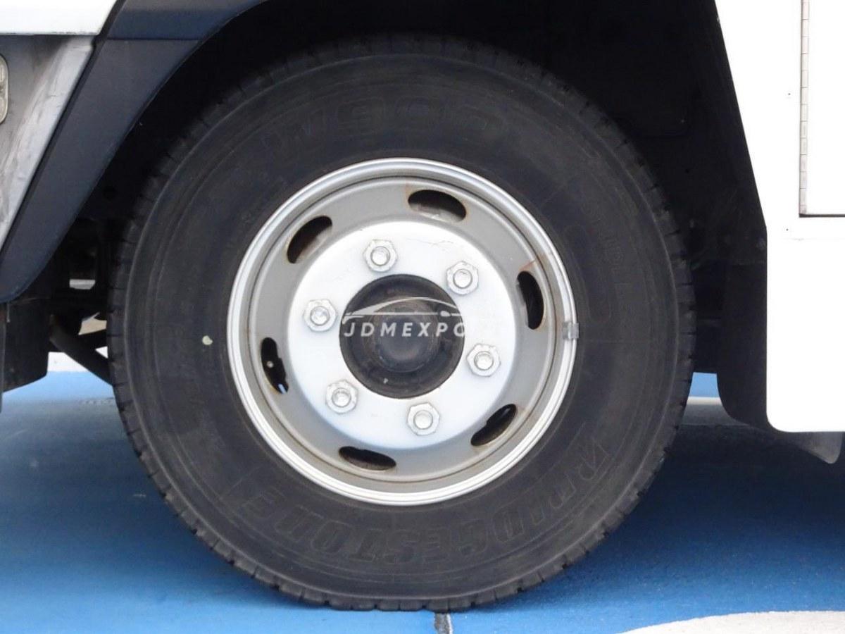 Isuzu Forward 2002 thumbnail 13