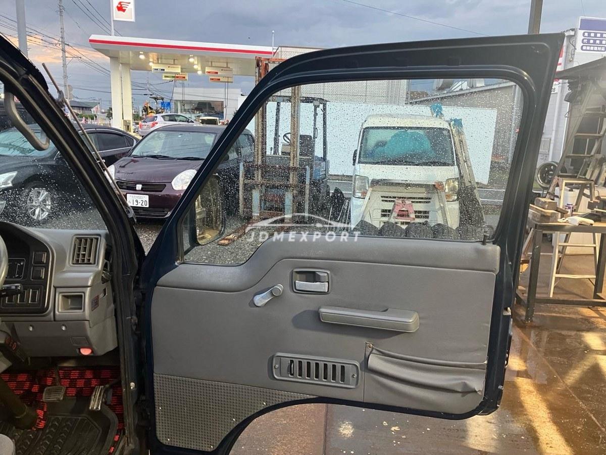Isuzu Fargo Truck 1992 thumbnail 17