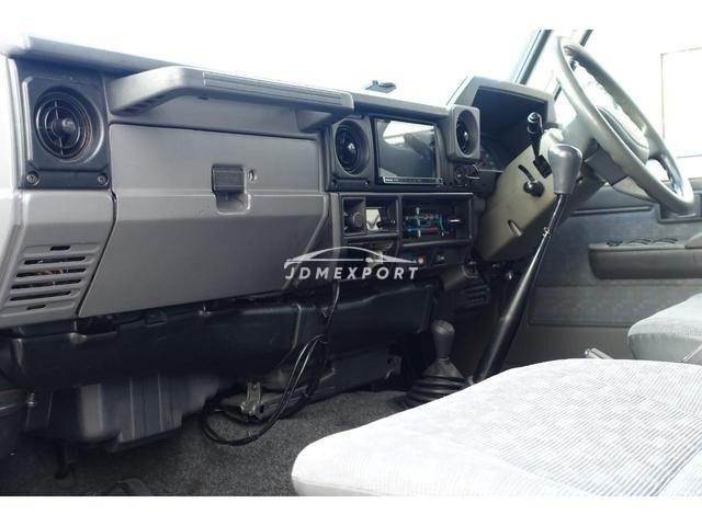 Toyota Land Cruiser 70 2000 thumbnail 37