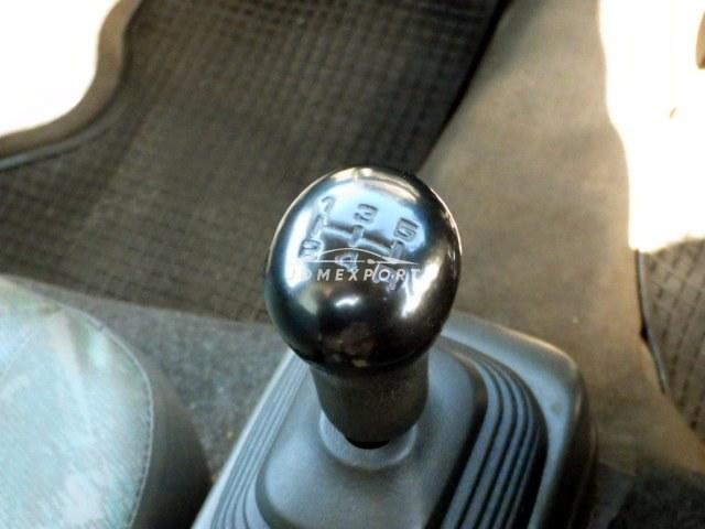 Suzuki Carry Truck 2000 thumbnail 15