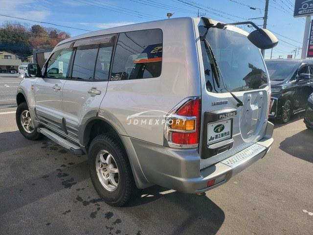 Mitsubishi Pajero 2000 thumbnail 3