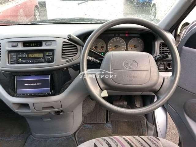 Toyota Hiace Regius 1997 thumbnail 7