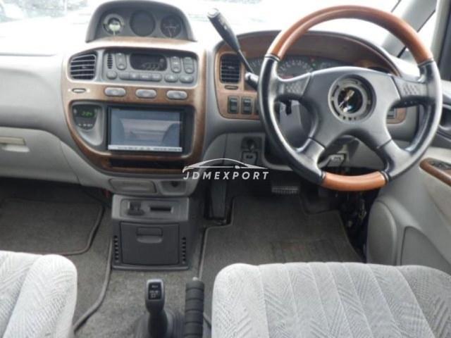 Mitsubishi Delica Spacegear 2001 thumbnail 3