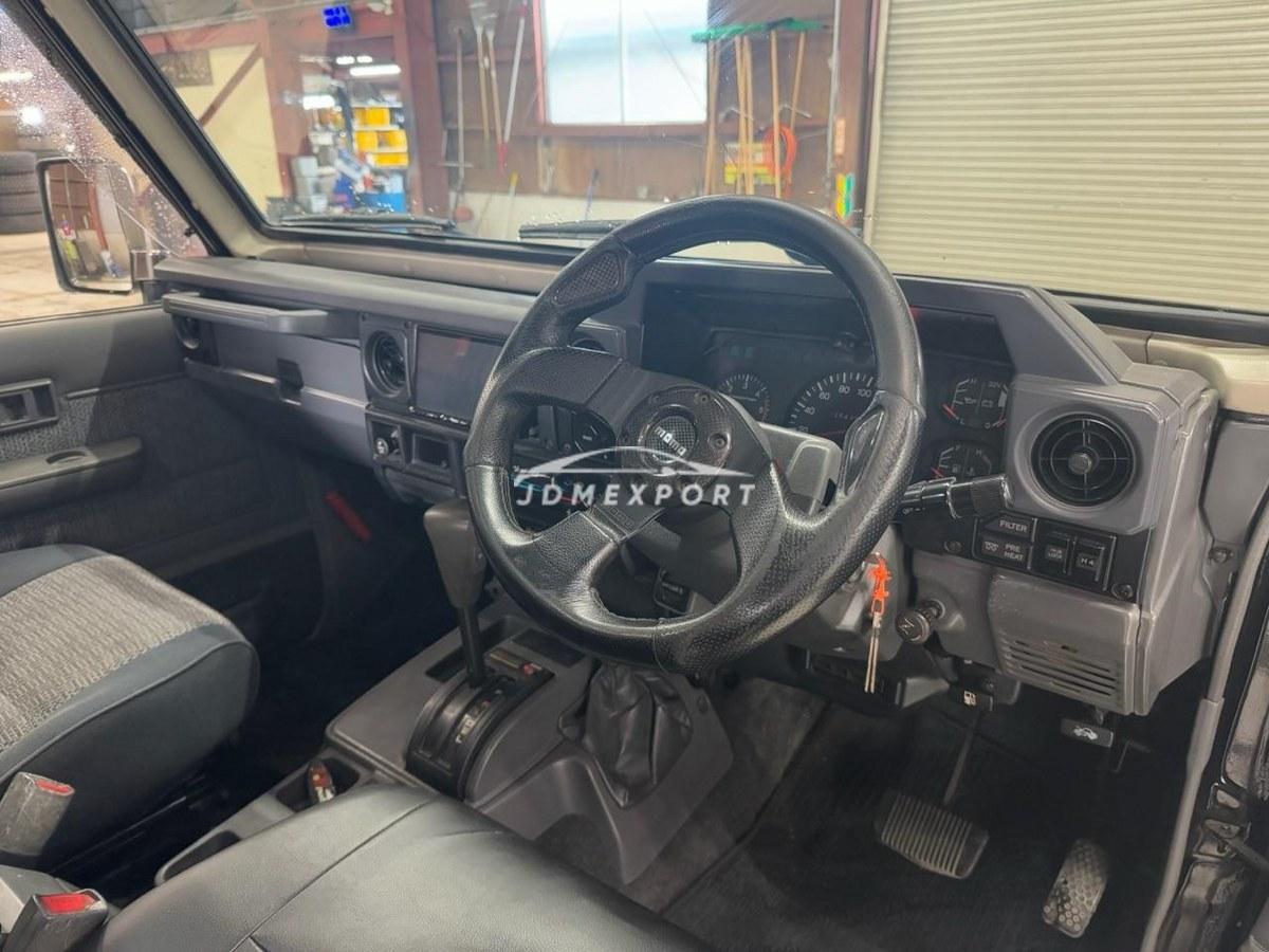 Toyota Land Cruiser 70 1994 thumbnail 9