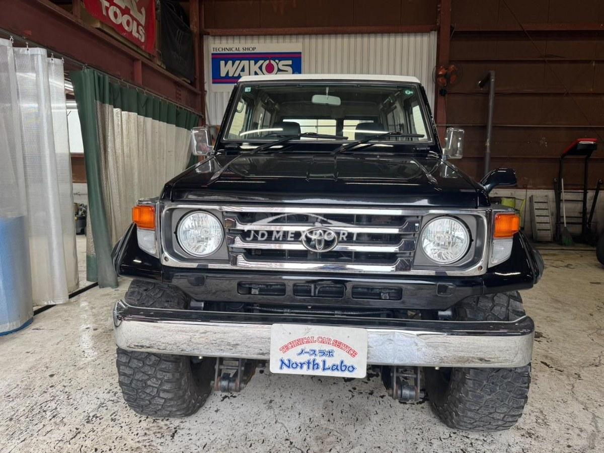 Toyota Land Cruiser 70 1994 thumbnail 2