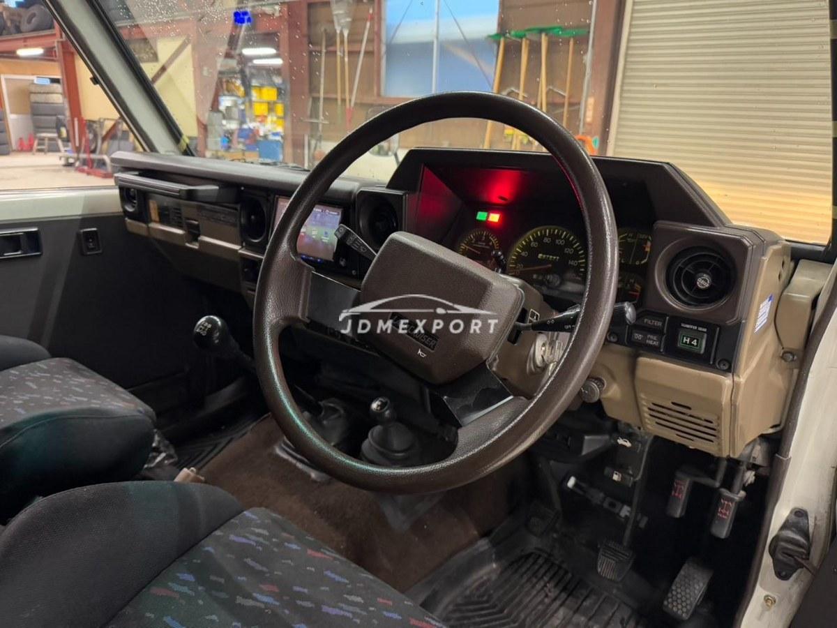 Toyota Land Cruiser 70 1987 thumbnail 9