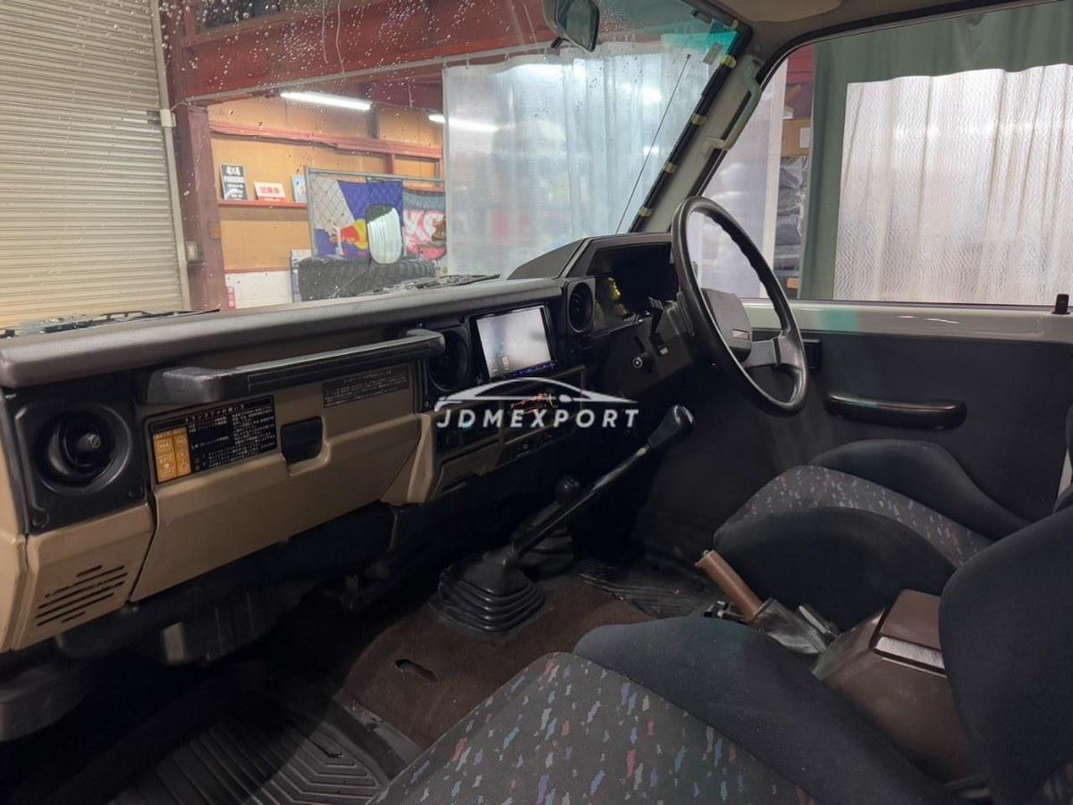 Toyota Land Cruiser 70 1987 thumbnail 8