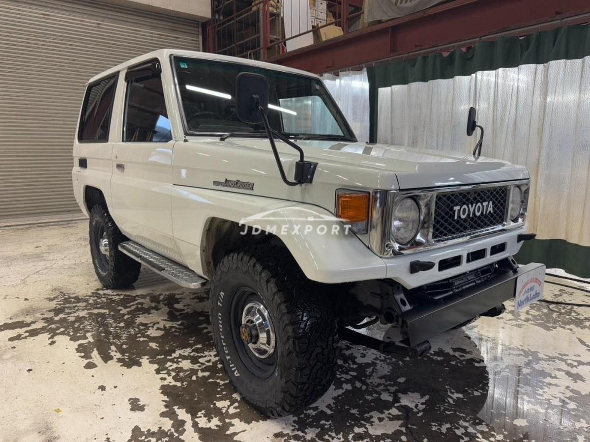 Toyota Land Cruiser 70 1987 thumbnail 2