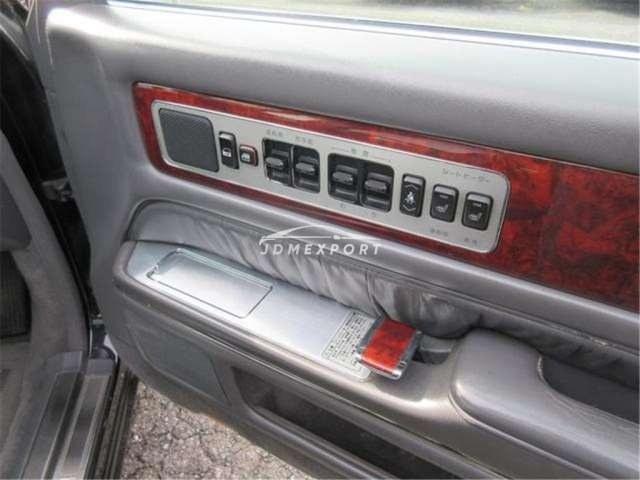 Toyota Century 2000 thumbnail 4
