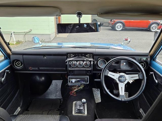 Nissan Bluebird 1971 thumbnail 4