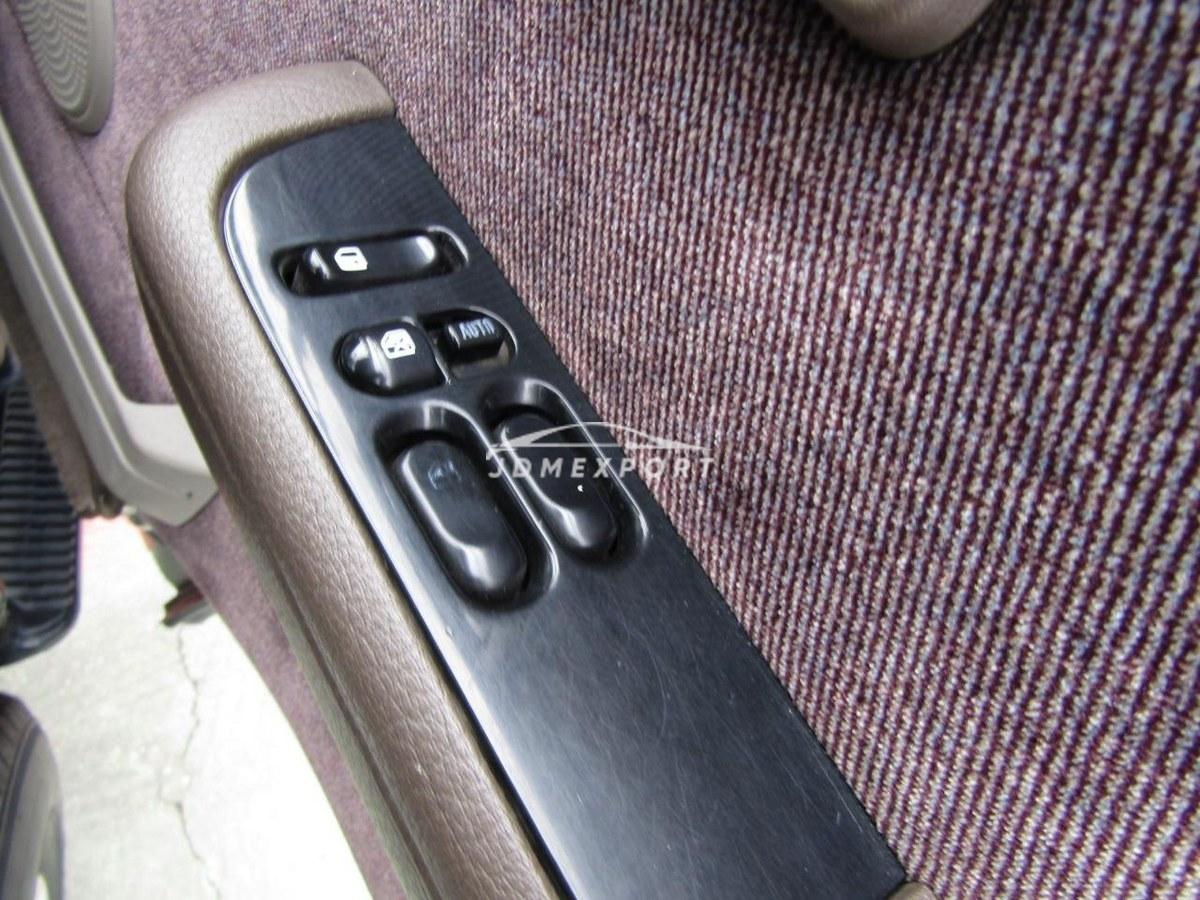 Nissan Caravan Coach 1994 thumbnail 9