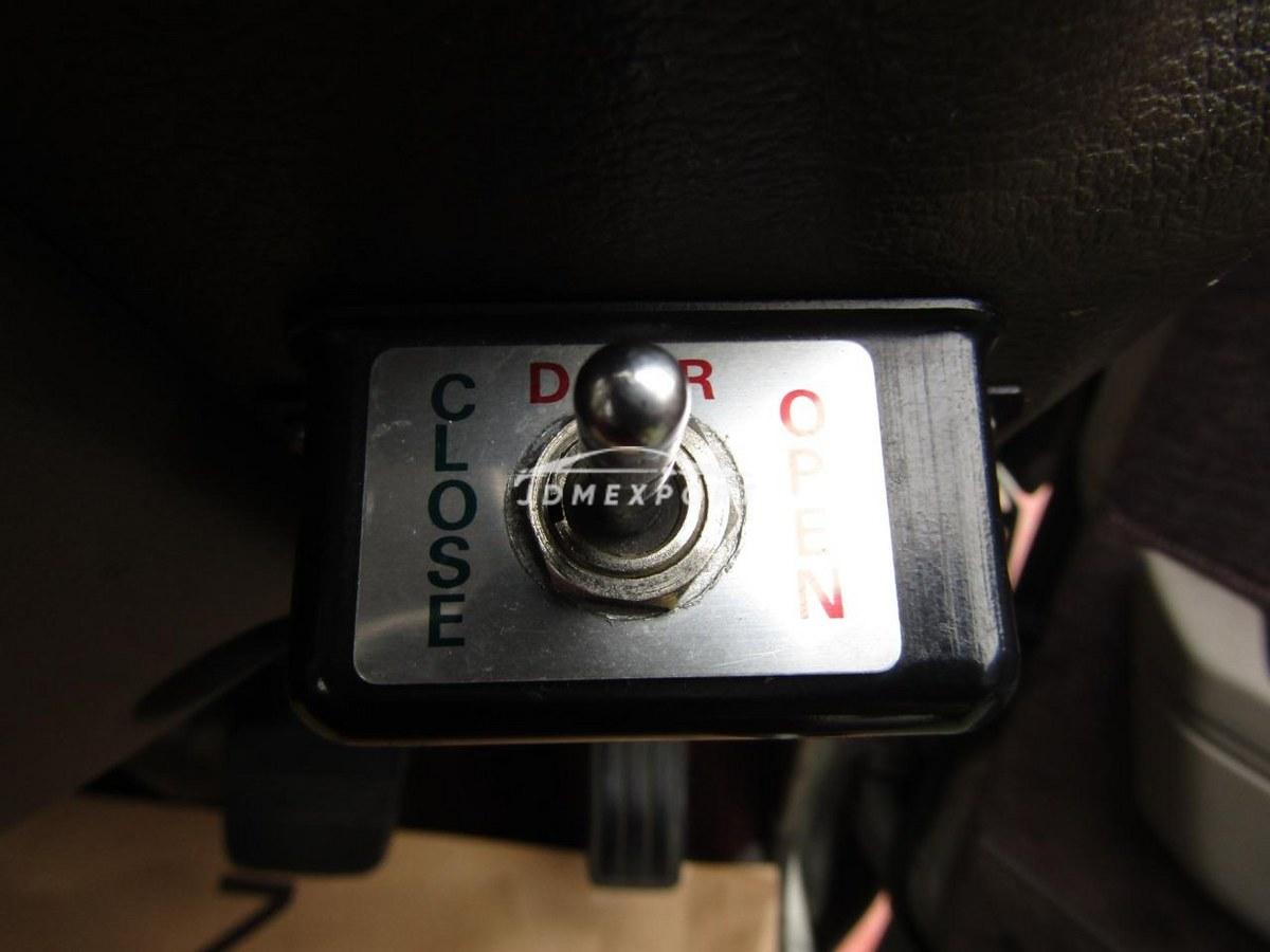 Nissan Caravan Coach 1994 thumbnail 3
