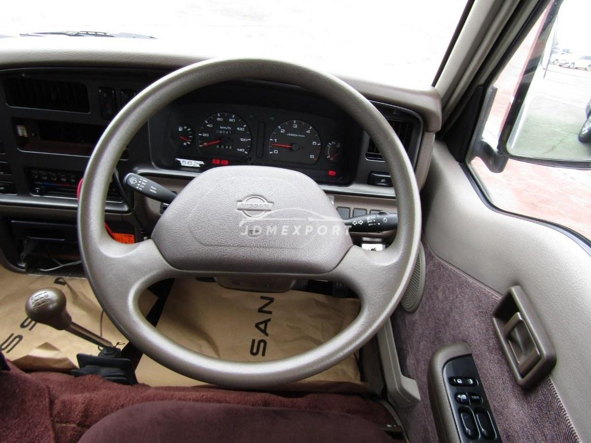 Nissan Caravan Coach 1994 thumbnail 2