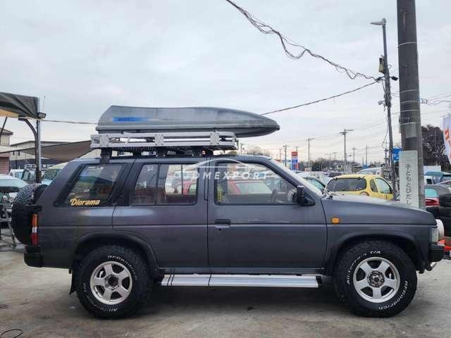 Nissan Terrano 1990 thumbnail 4