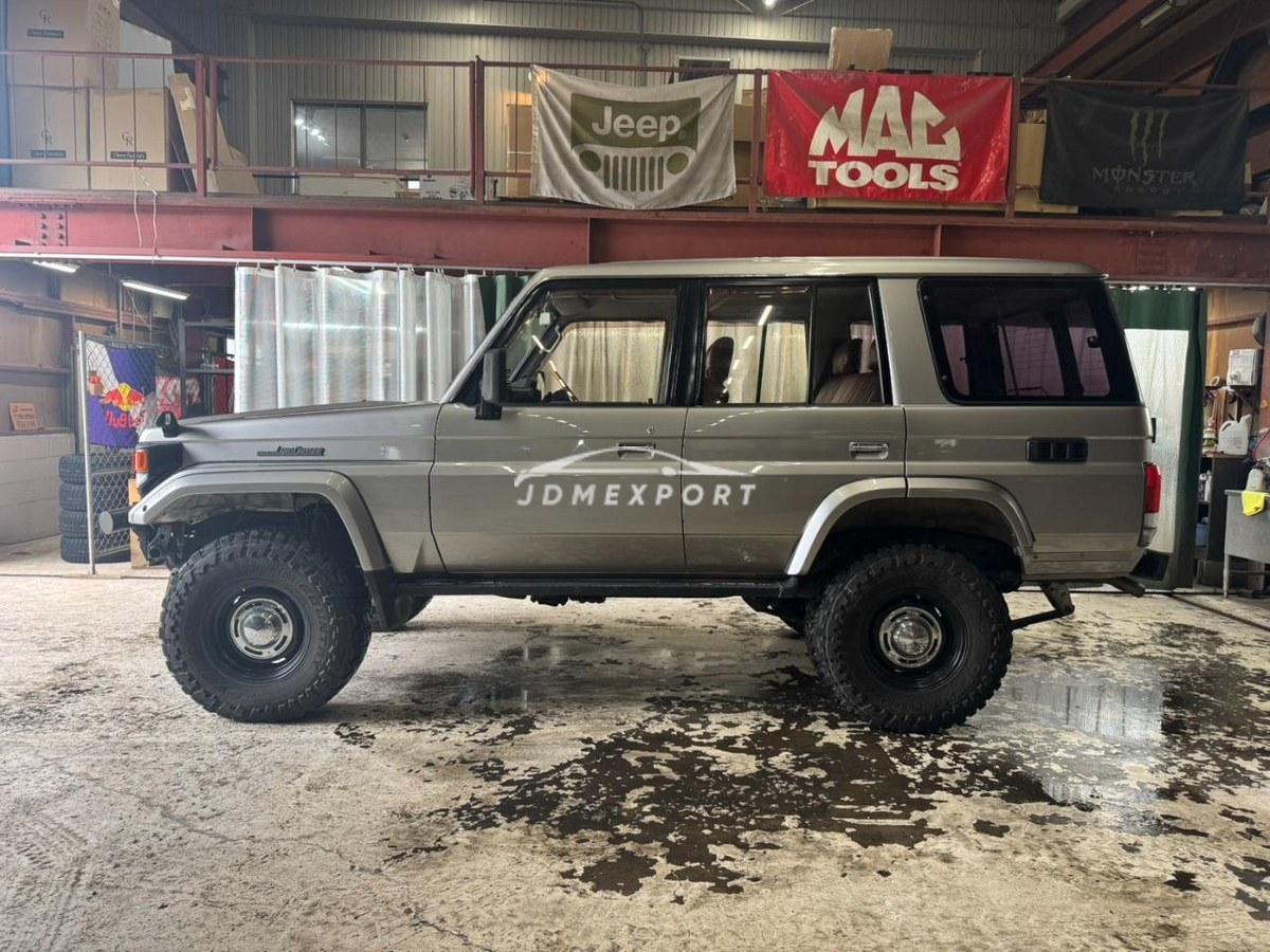 Toyota Land Cruiser 70 1995 thumbnail 8