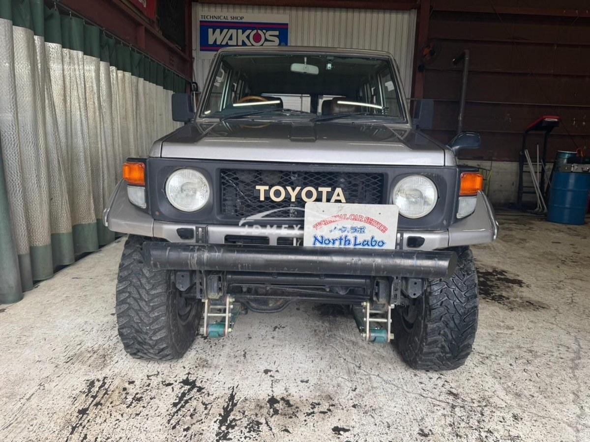 Toyota Land Cruiser 70 1995 thumbnail 2