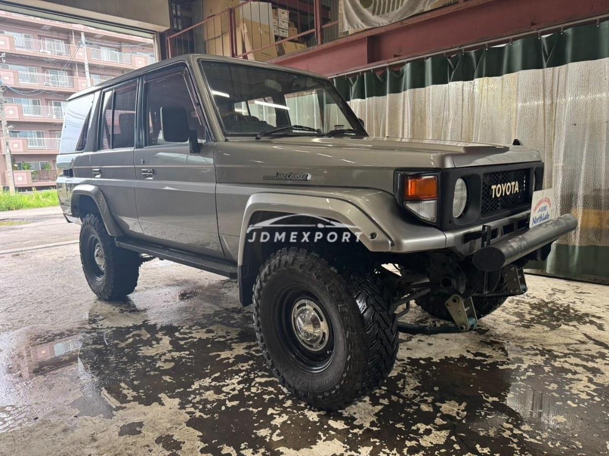 Toyota Land Cruiser 70 1995 thumbnail 3