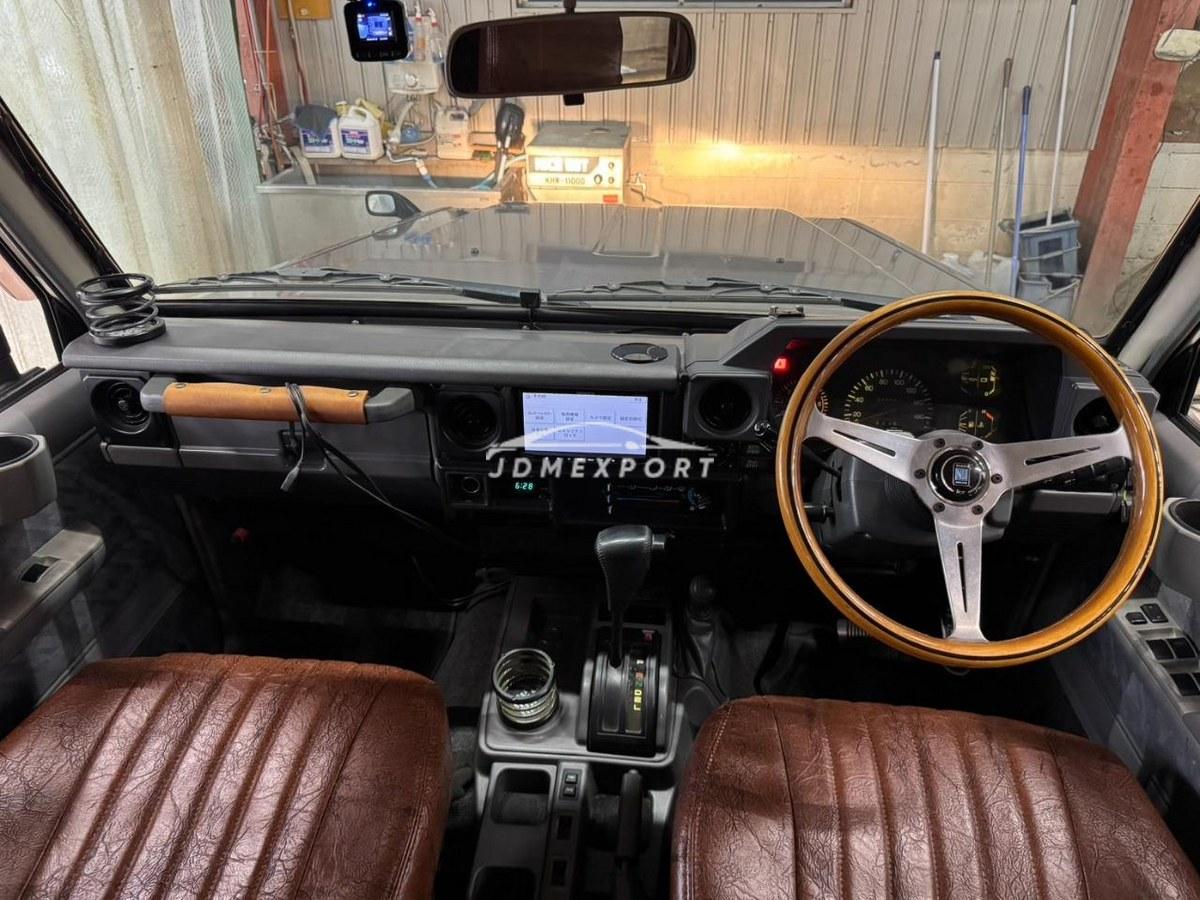 Toyota Land Cruiser 70 1995 thumbnail 17