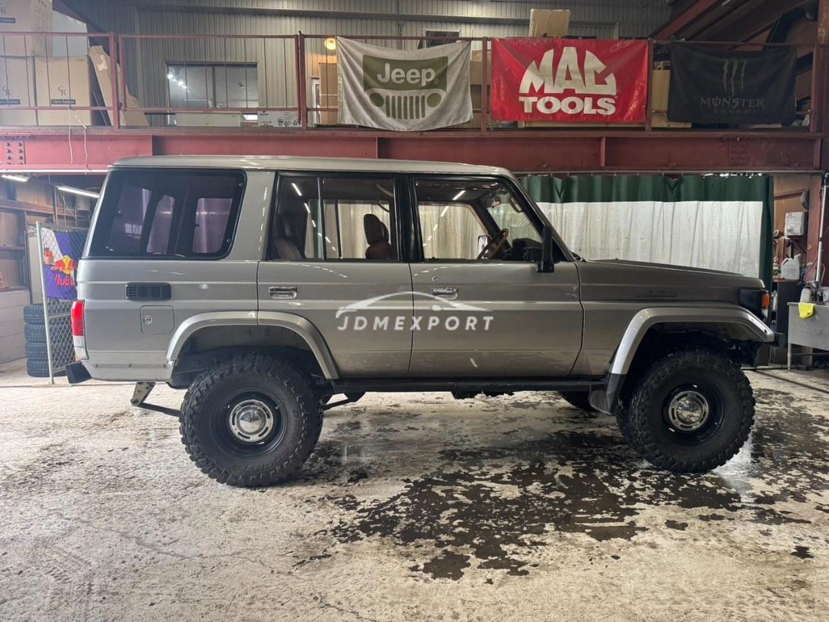 Toyota Land Cruiser 70 1995 thumbnail 4