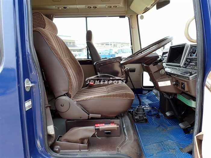 Toyota Coaster 1990 thumbnail 13