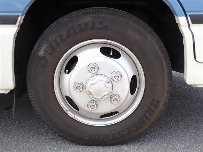 Toyota Coaster 1990 thumbnail 9