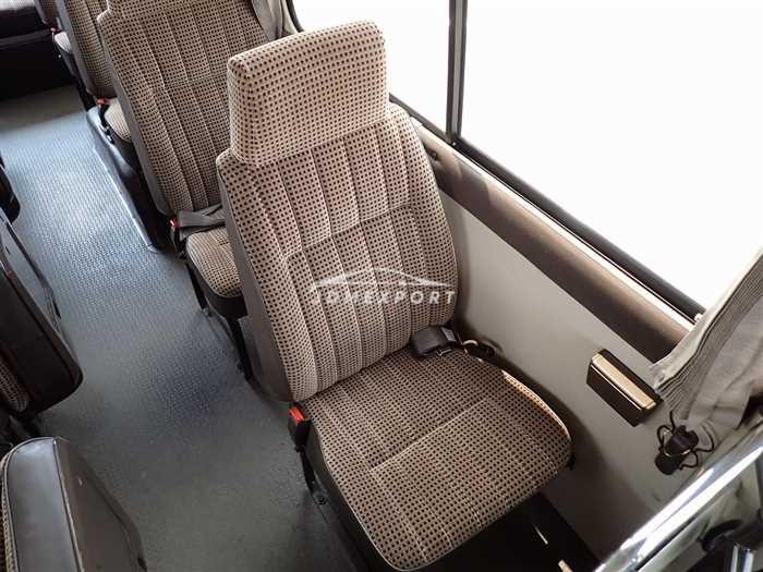 Toyota Coaster 1990 thumbnail 17