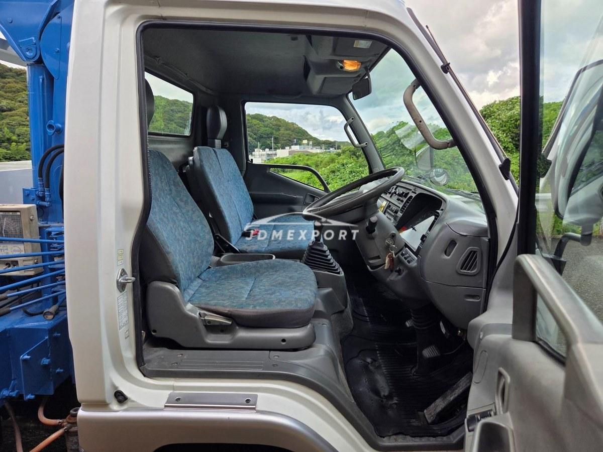 Mitsubishi Fuso Canter 2000 thumbnail 8