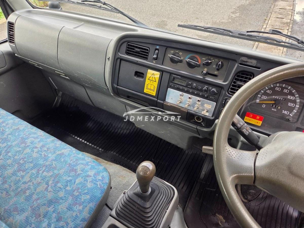 Mitsubishi Fuso Canter 2000 thumbnail 11