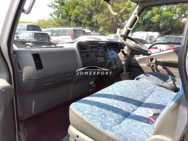 Mitsubishi Fuso Canter 2001 thumbnail 3