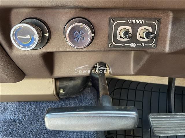 Mitsubishi Debonair 1985 thumbnail 13