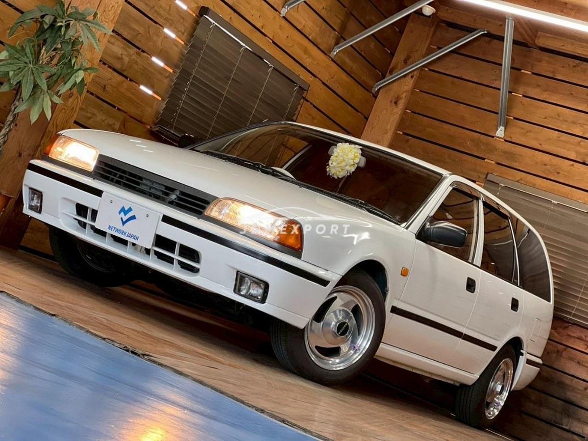 Nissan Avenir 1992