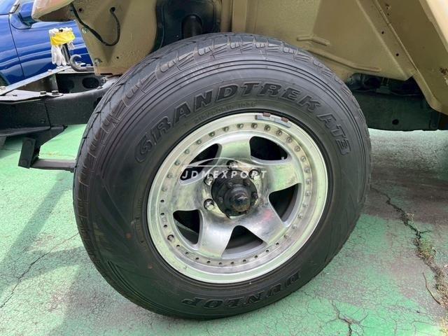 Toyota Land Cruiser 40 1981 thumbnail 69