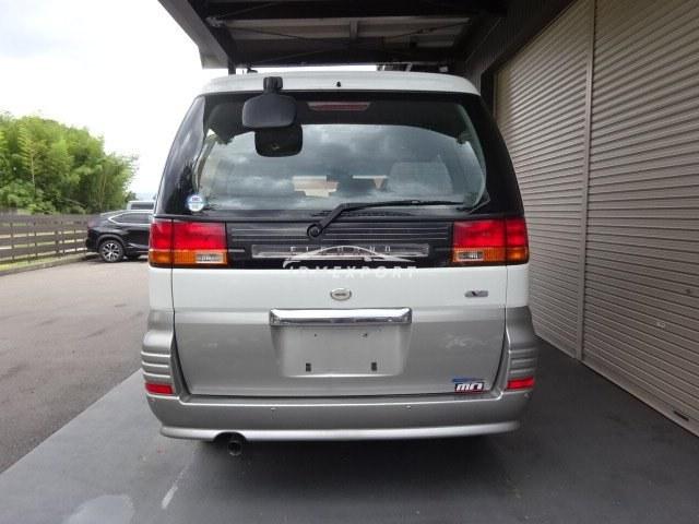 Nissan Elgrand 2000 thumbnail 11